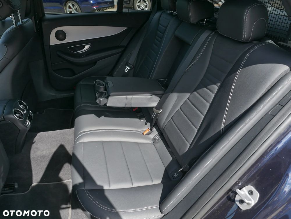 Mercedes-Benz Klasa E 220 d 9G-TRONIC Night Edition - 19