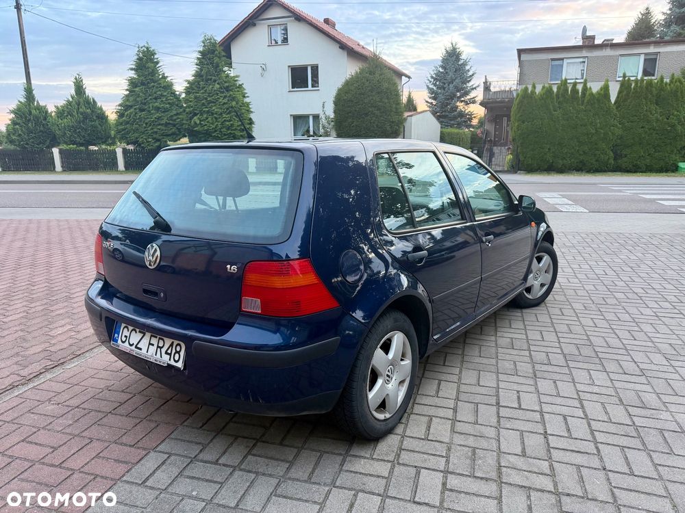 Volkswagen Golf - 4