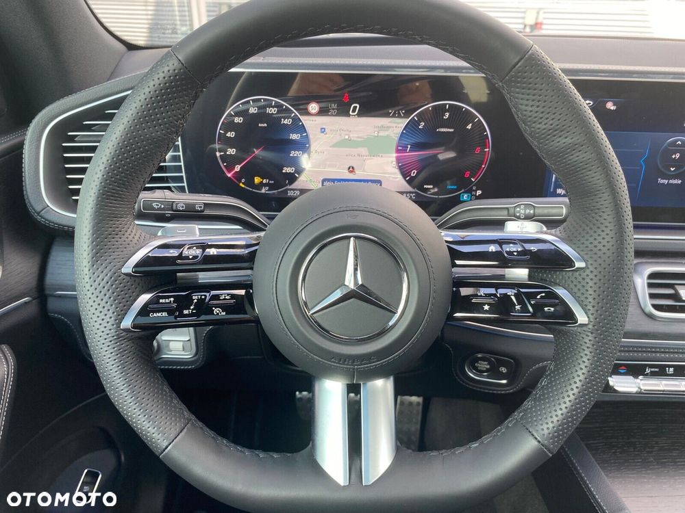 Mercedes-Benz GLS - 15