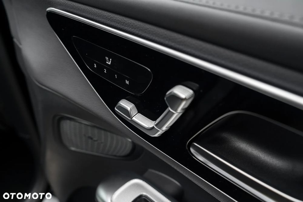 Mercedes-Benz GLC 300 de 4-Matic AMG Line - 13