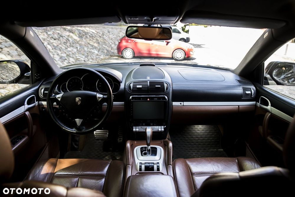 Porsche Cayenne - 17