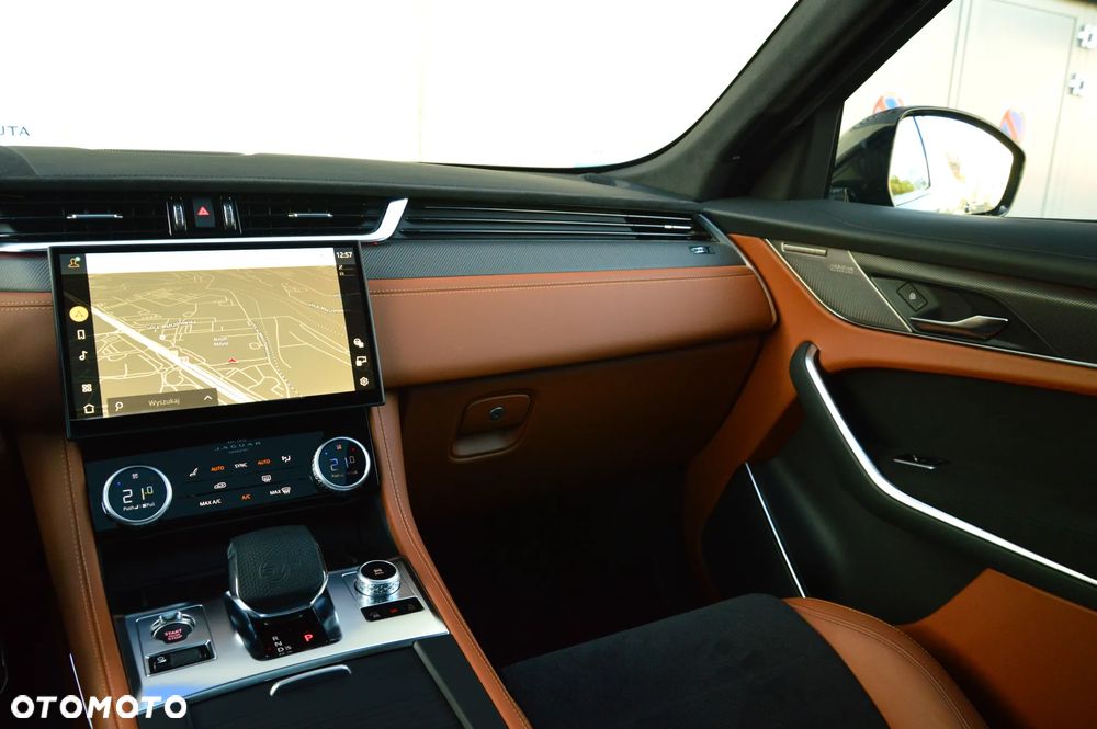 Jaguar F-Pace - 29