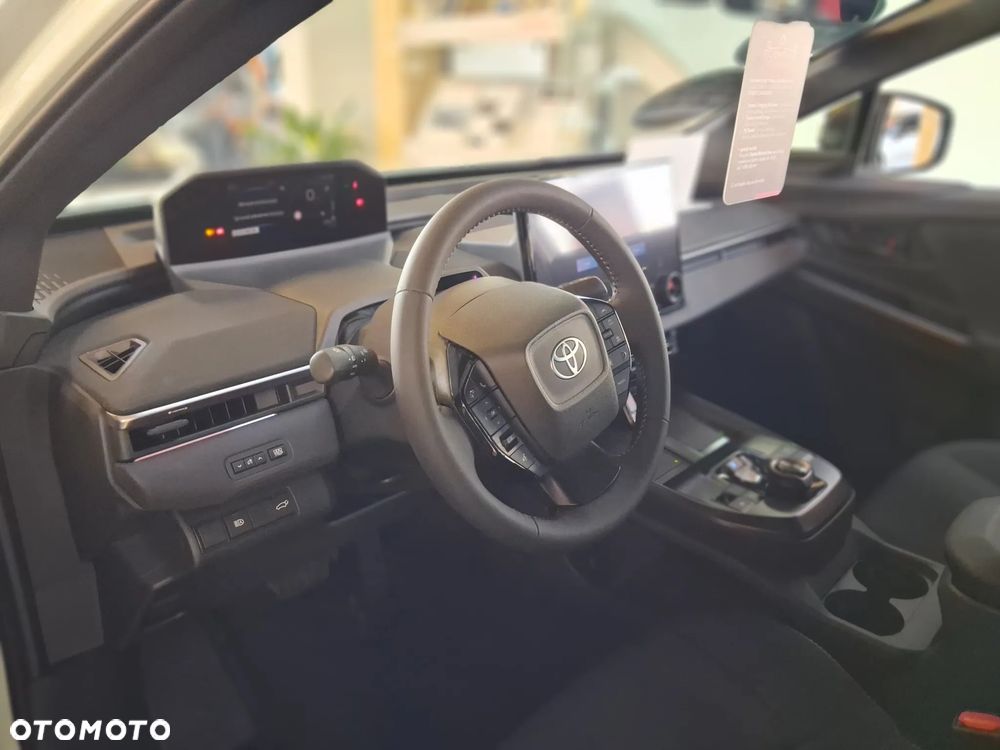 Toyota C-HR+ - 13