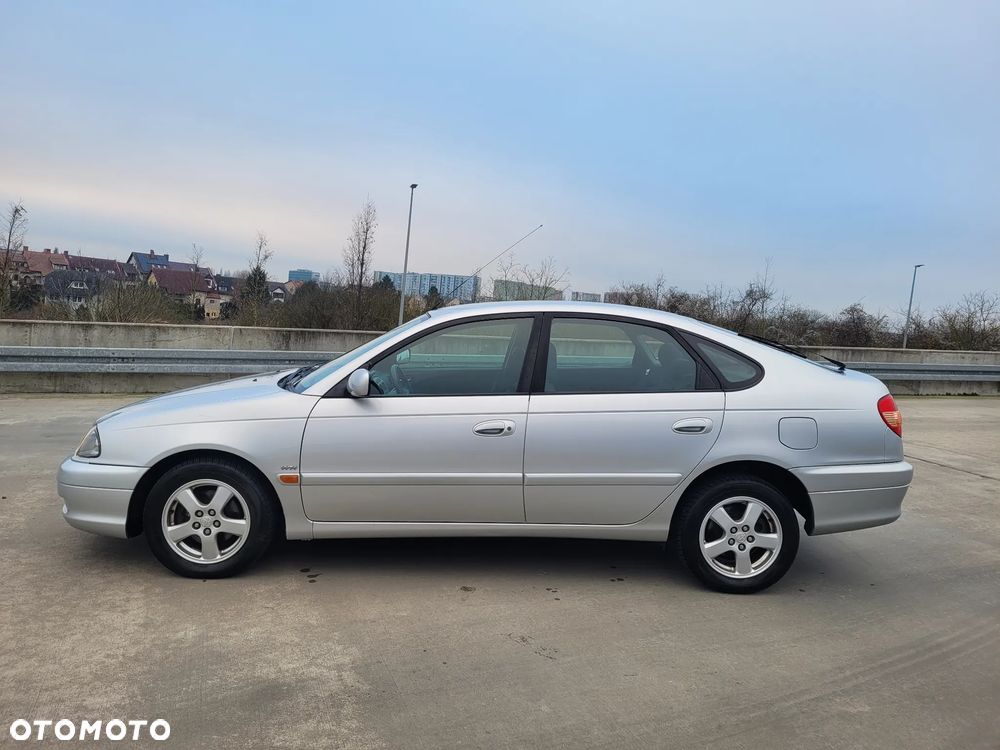 Toyota Avensis - 3