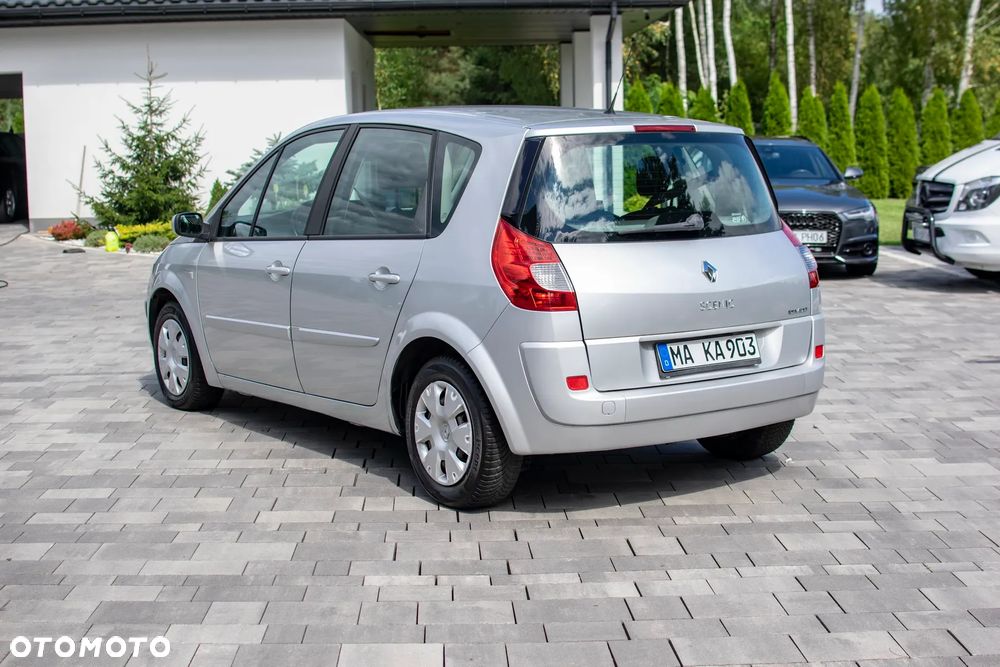 Renault Scenic - 17