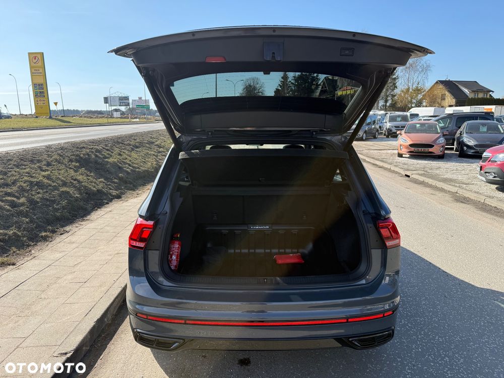 Volkswagen Tiguan 2.0 TDI SCR 4MotION DSG R-Line - 25