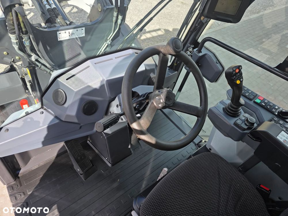 Bobcat Bobcat Ładowarka kołowa Bobcat L 85 jak nowa sprowadzona z Niemiec zadbana łyżka widły serwisowana Cat kamera - 35