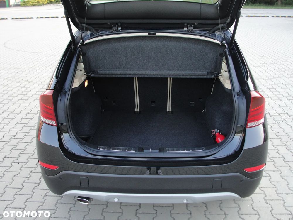 BMW X1 sDrive18d xLine - 35