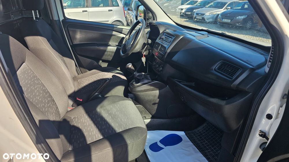 Opel Combo - 17