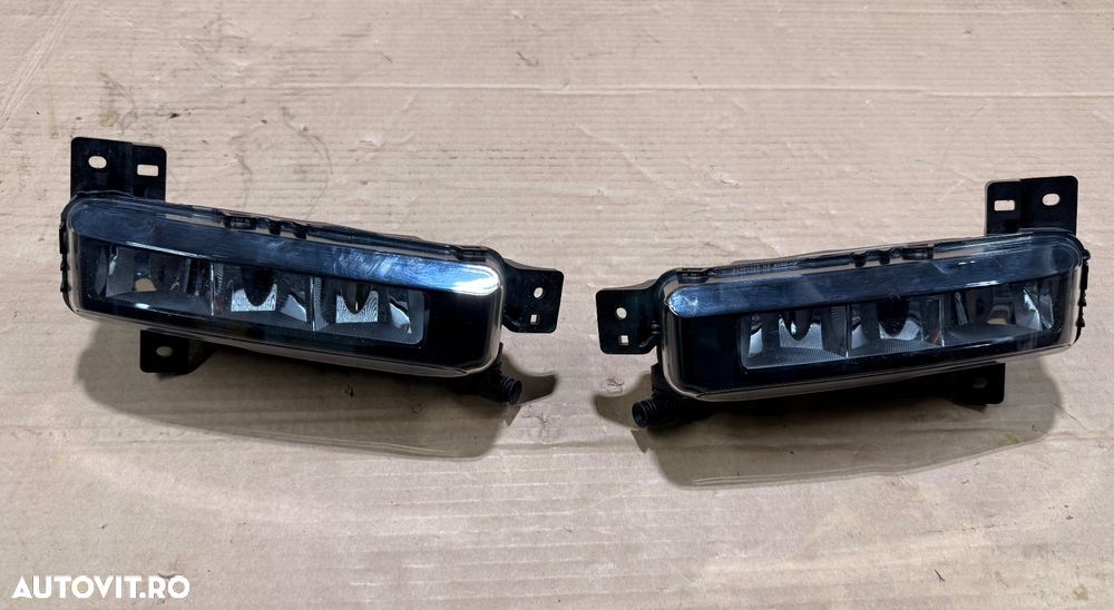 Proiector ceata led BMW seria 2 F44, seria 3 G20/G21 cod 7433788 si 7433787 an 2020 - 1