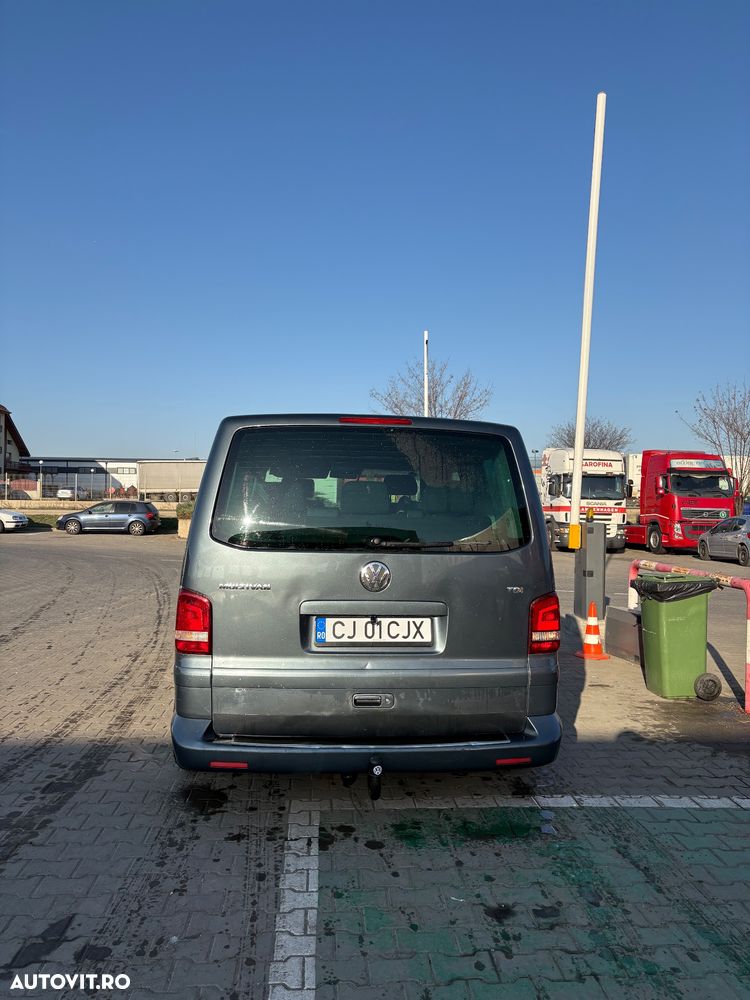 Volkswagen Multivan - 5