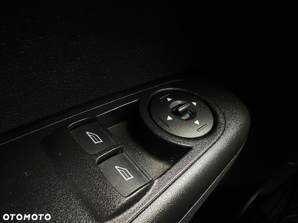 Ford Tourneo Courier - 31