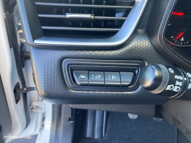 Renault Clio BLUE dCi 100 EVOLUTION - 20