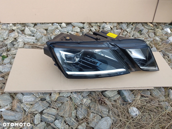 Lampa LED Skoda Octavia 3 III 5E1941016E ŁADNA