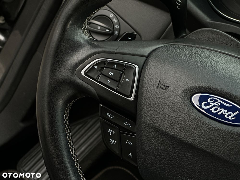 Ford Kuga 2.0 TDCi 4x4 Vignale - 30