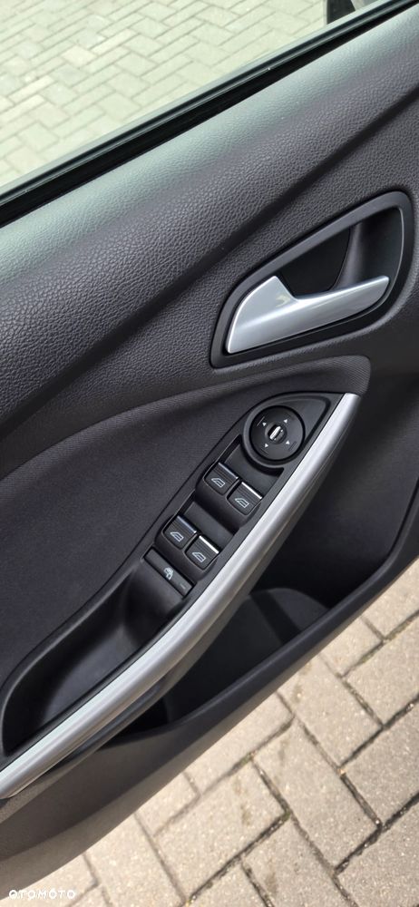 Ford Focus 1.0 EcoBoost STart-Stopp-System TITANIUM - 22