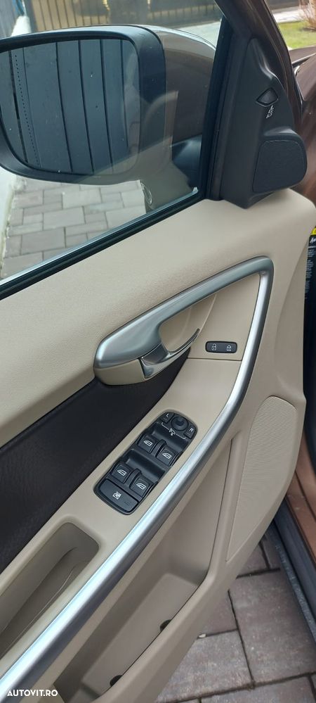 Volvo XC 60 2.4D AWD Base - 4
