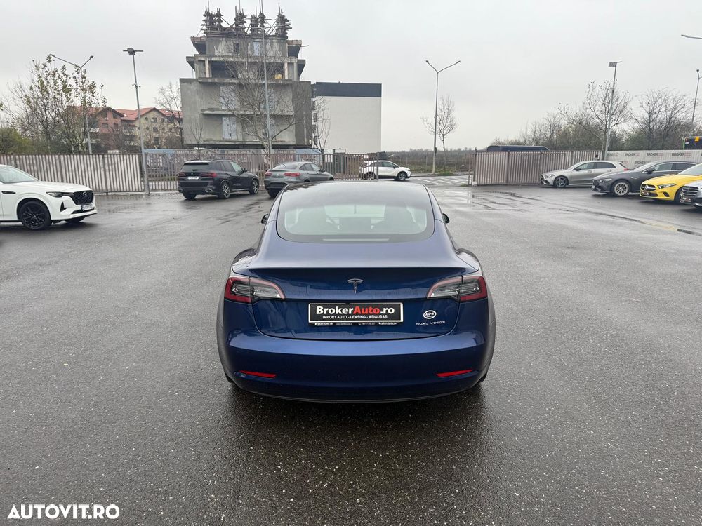 Tesla Model 3 - 7