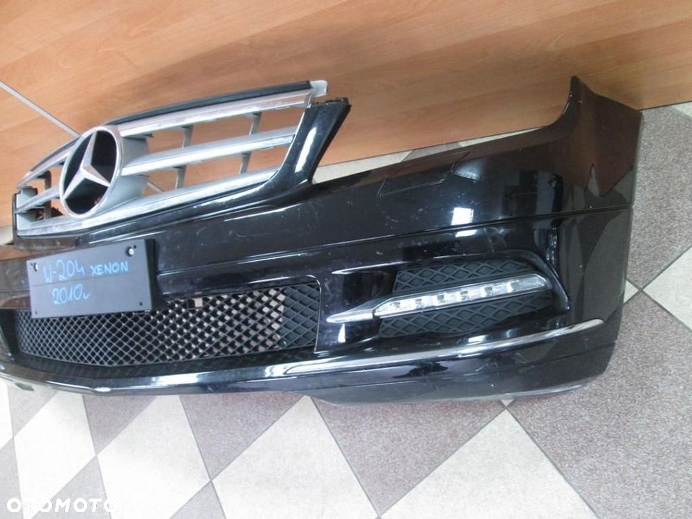 Zderzak Mercedes C klasa W 204 przedni xenon - 2