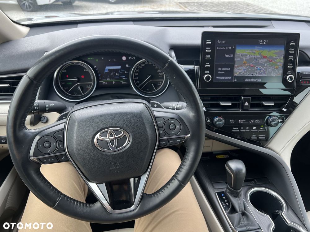 Toyota Camry 2.5 Hybrid Executive CVT - 16