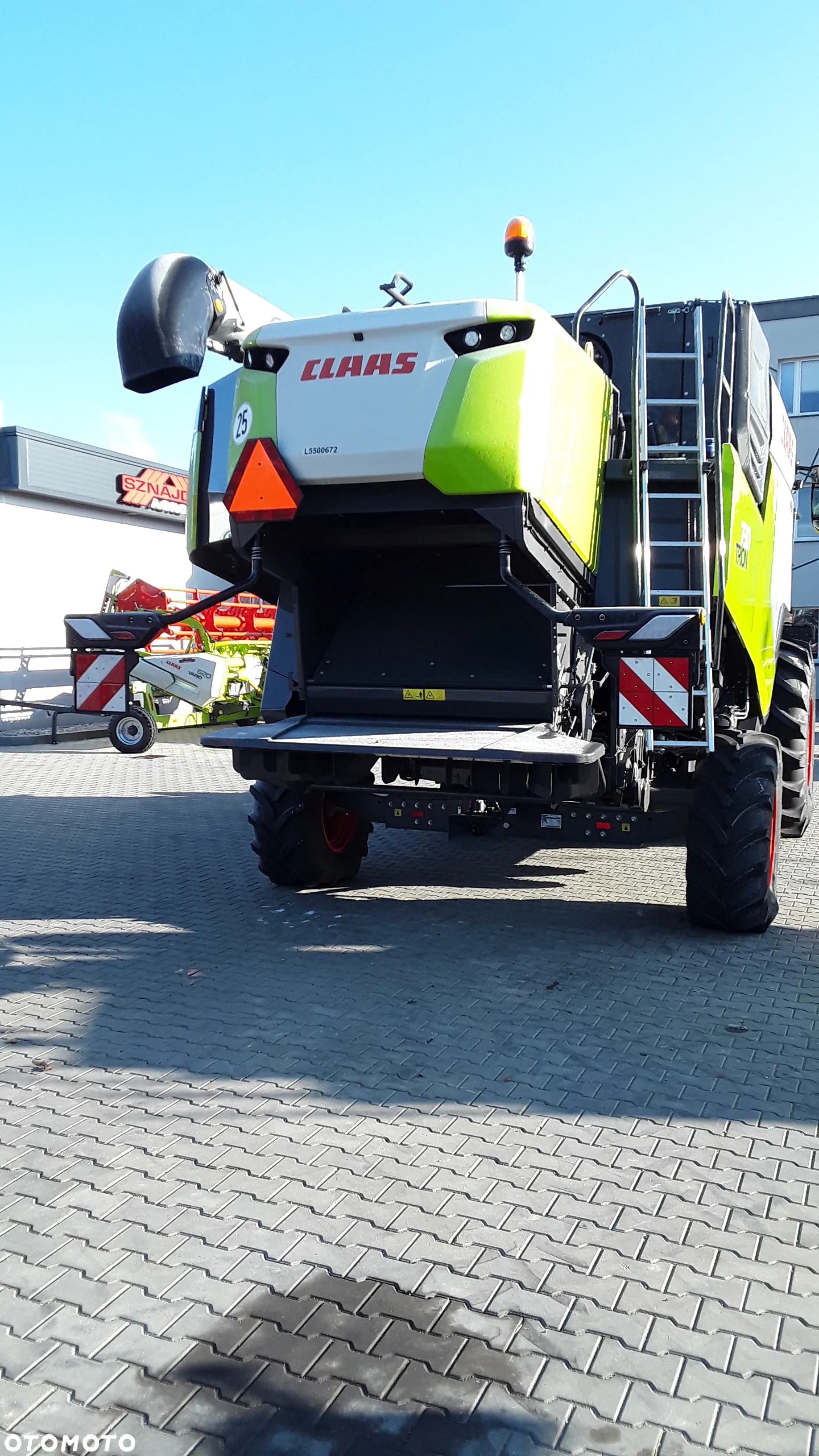 Claas TRION 730 - 6