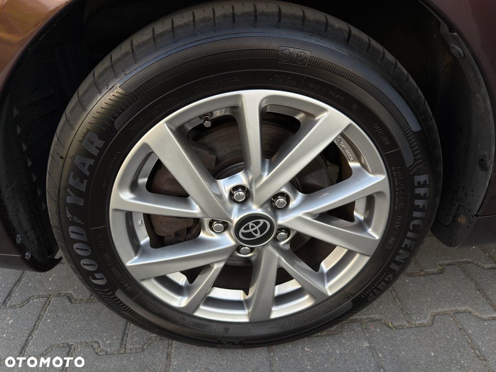 Toyota Corolla Verso 1.8 Premium + 7os MM - 9
