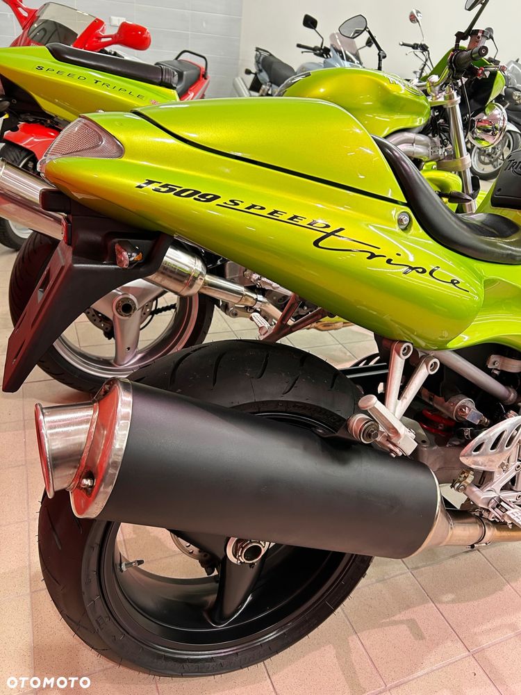 Triumph T - 11