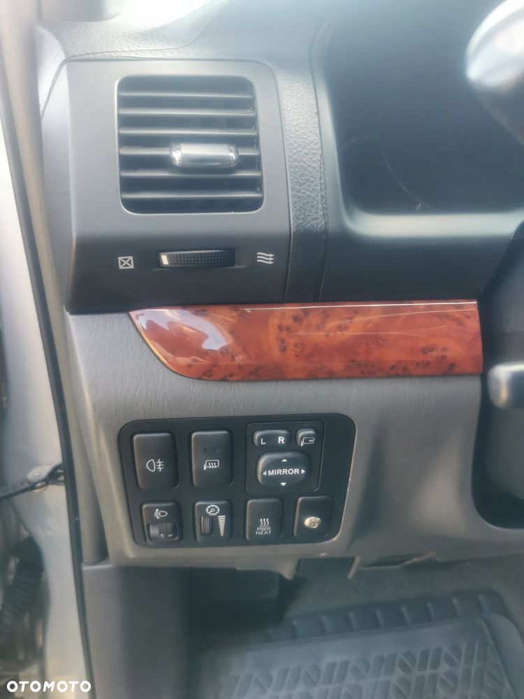 Toyota Land Cruiser - 18