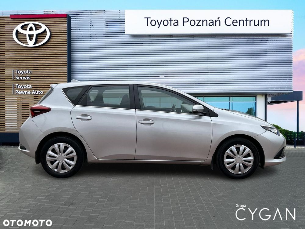 Toyota Auris 1.6 Premium - 6