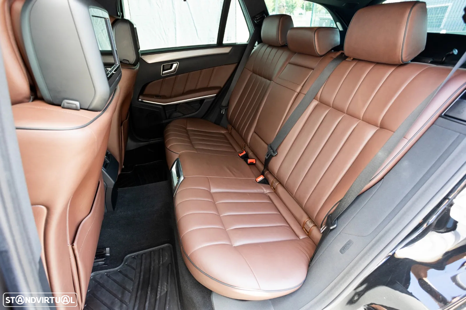 Mercedes-Benz E 350 BlueTEC Avantgarde 4-Matic - 30