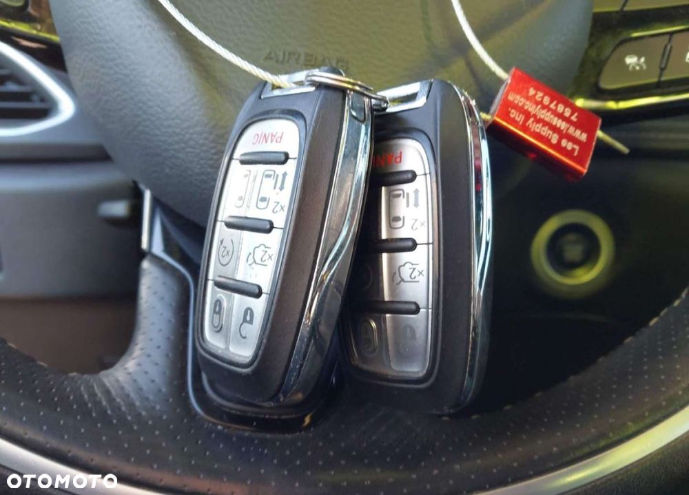 Chrysler Pacifica - 12