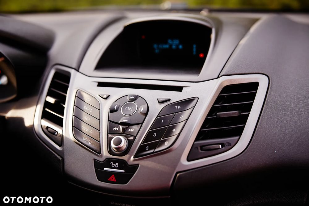 Ford Fiesta 1.25 Ambiente - 30