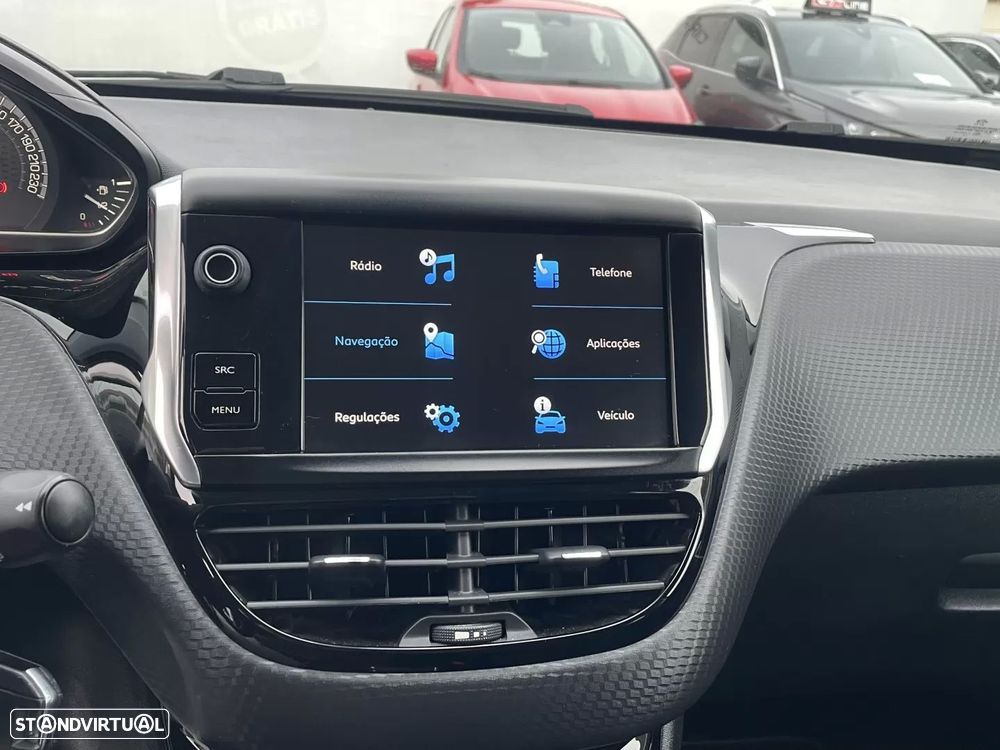 Peugeot 2008 1.2 PureTech GT Line - 28