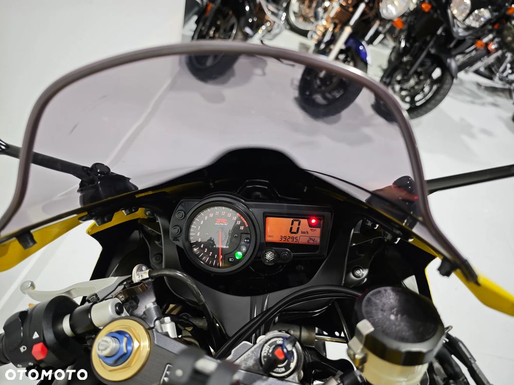 Suzuki GSX-R - 6
