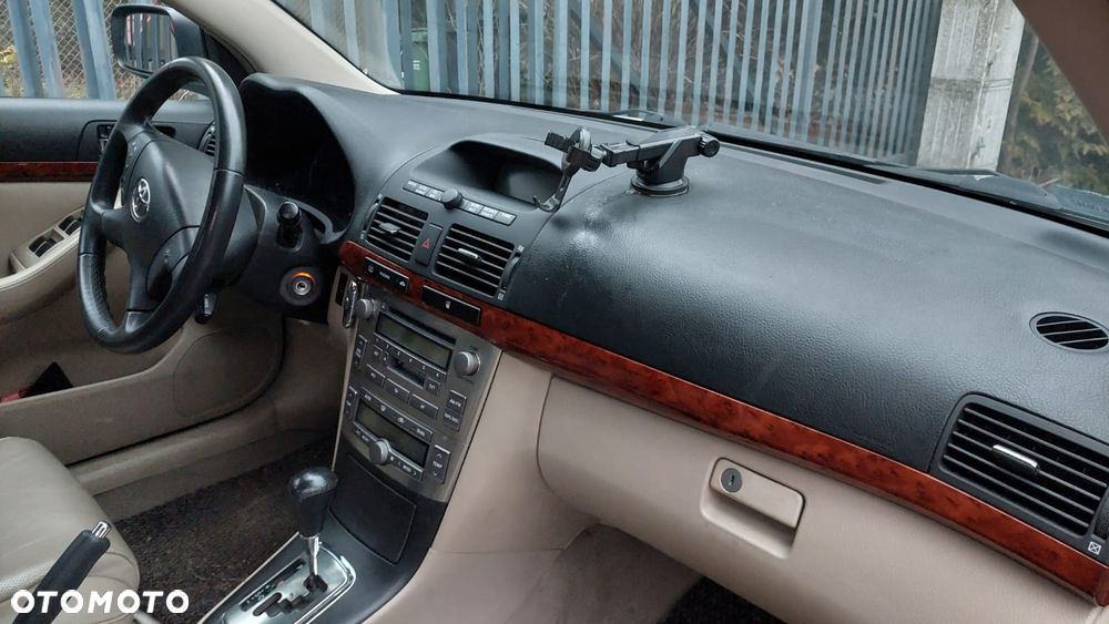 Toyota Avensis 2.0 VVT-i Sol - 8
