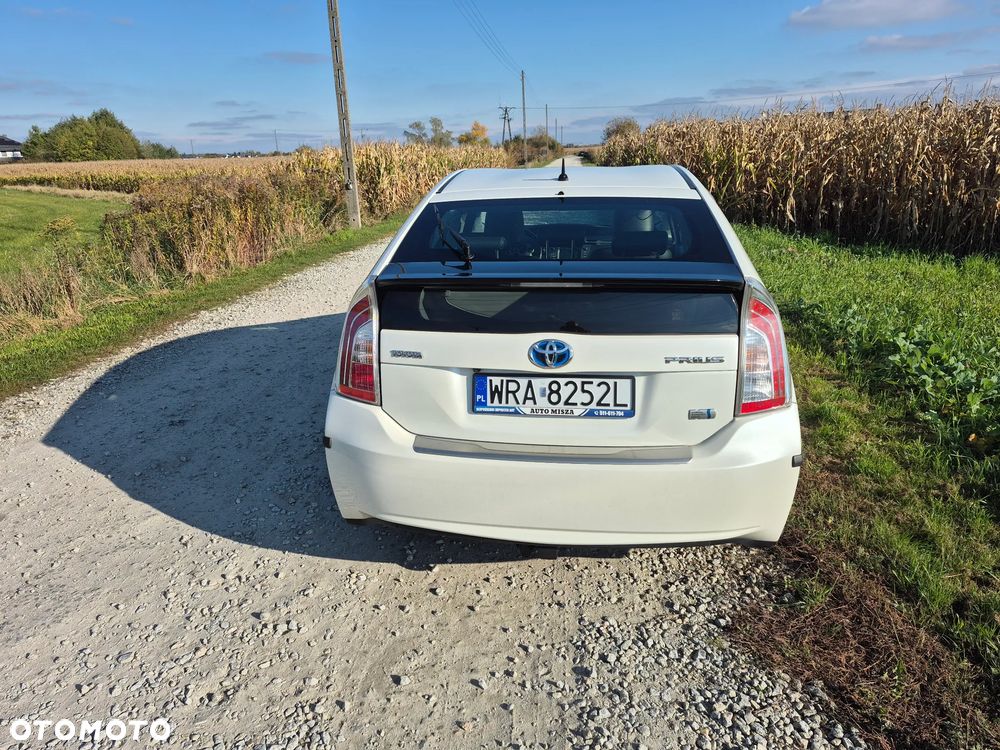 Toyota Prius 2014 photo 5