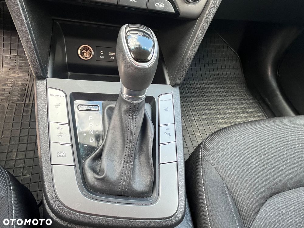 Hyundai Elantra 1.6 Style - 9