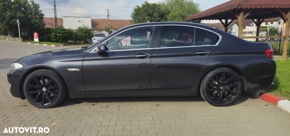 BMW Seria 5 530d xDrive - 10