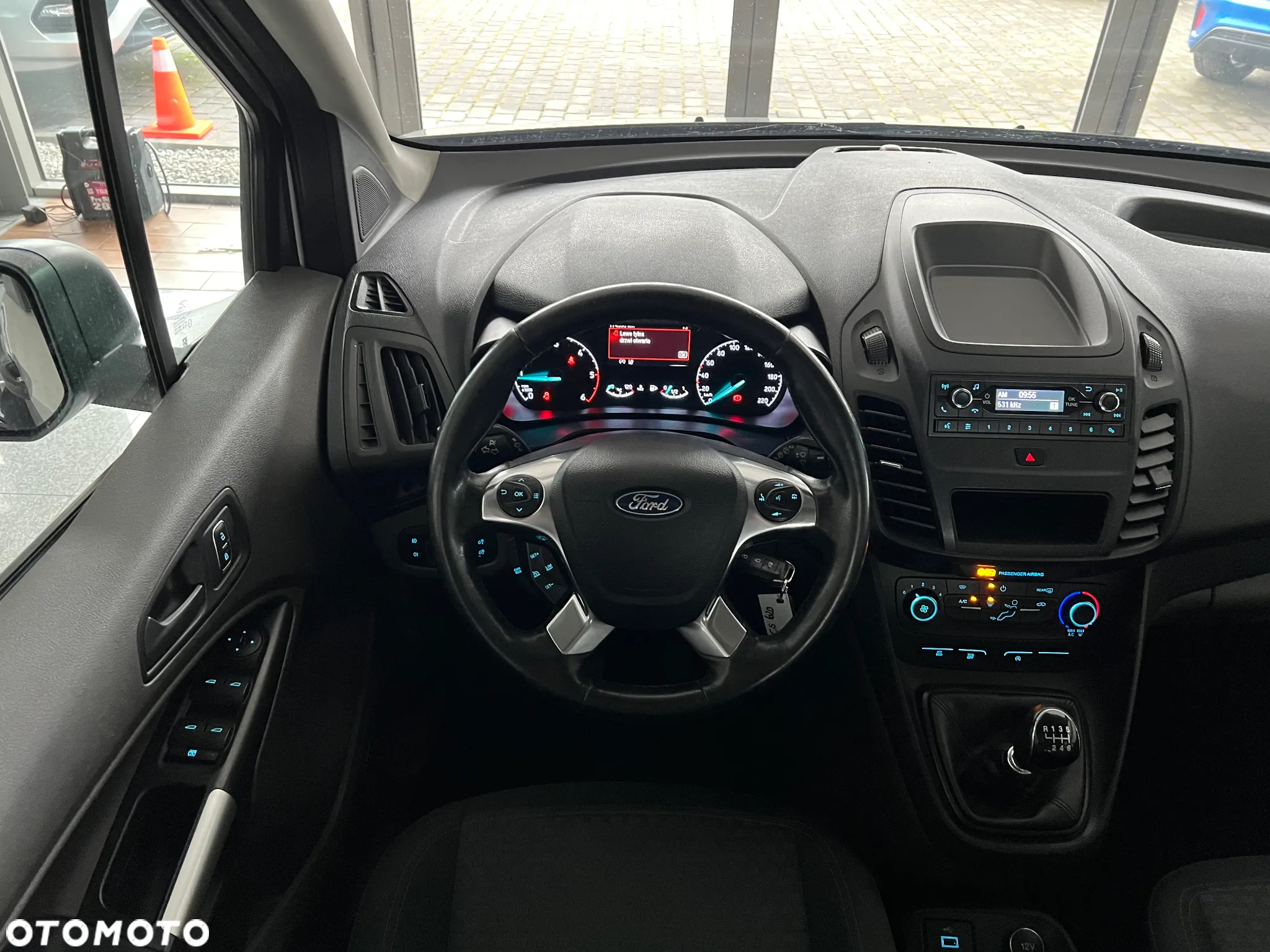 Ford Transit Connect - 23