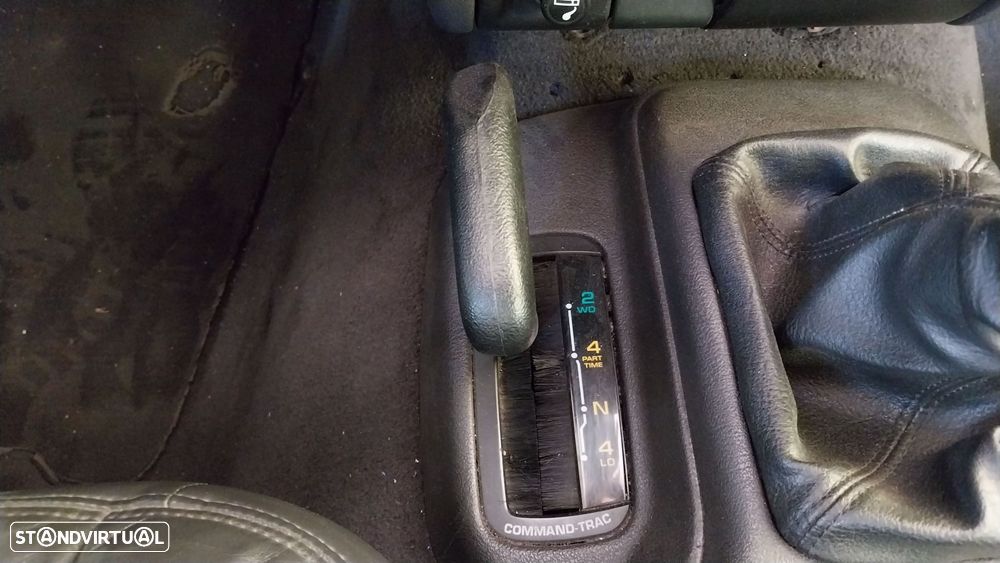 Jeep Grand Cherokee 2.5 TD Laredo - 12