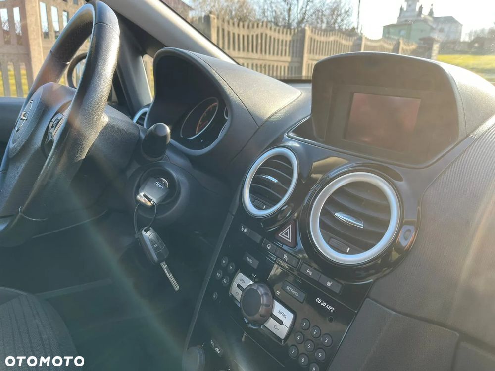 Opel Corsa 1.4 16V Innovation - 18