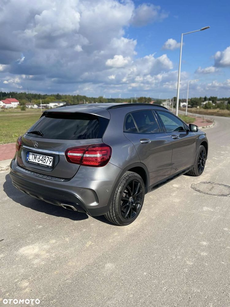 Mercedes-Benz GLA 200 7G-DCT - 4