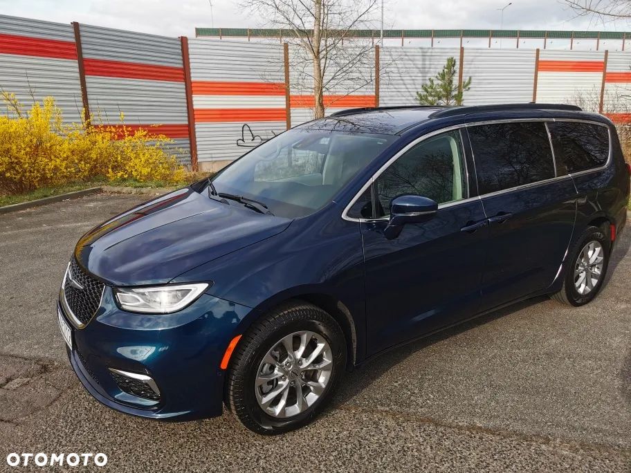 Chrysler Pacifica - 23