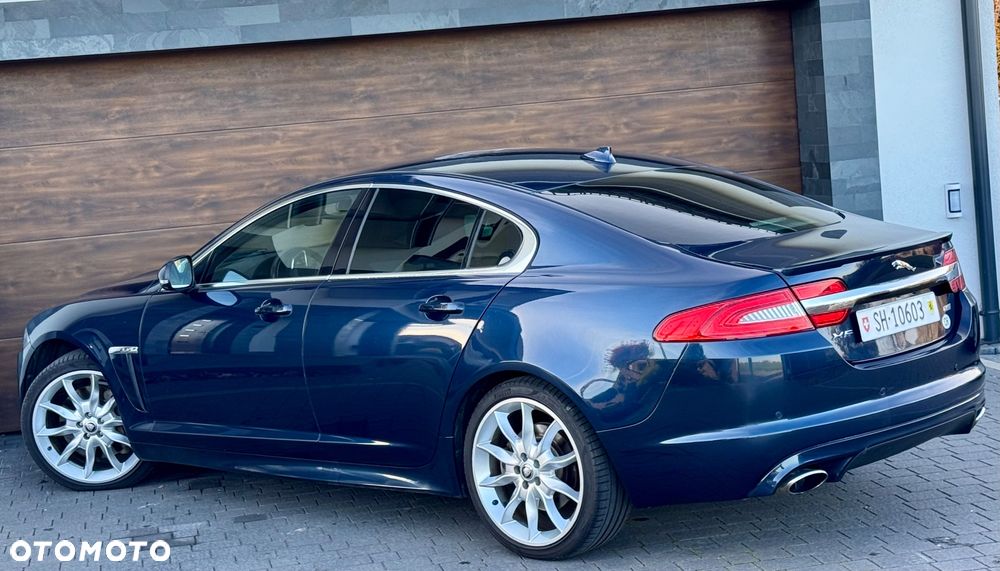 Jaguar XF 3.0 T AWD R-Sport - 8