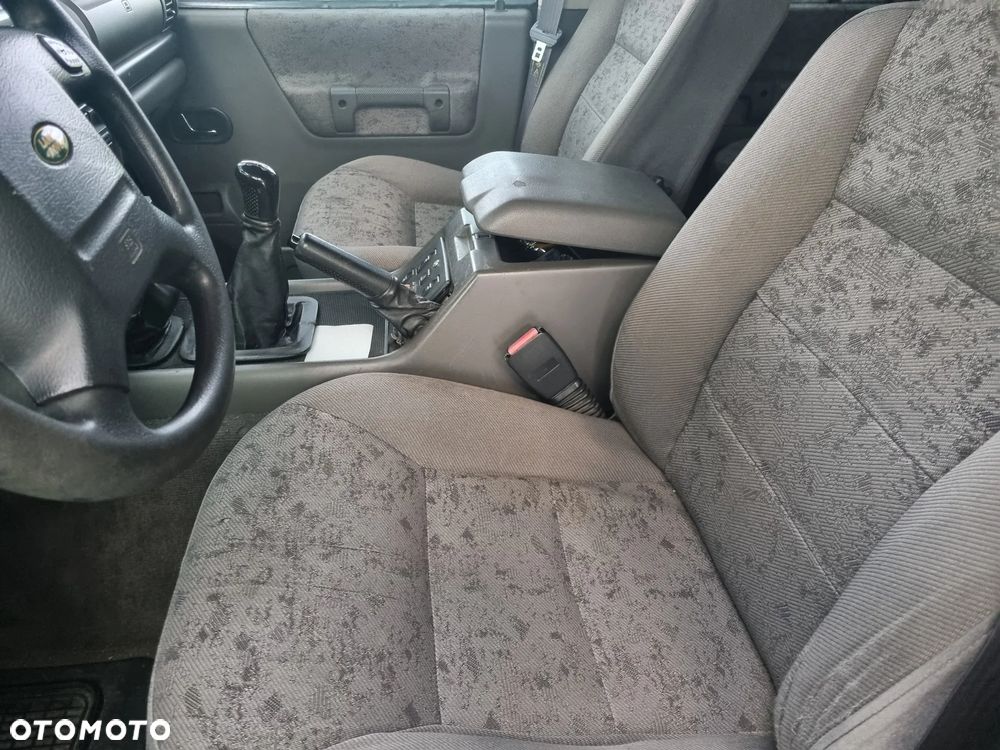 Land Rover Discovery - 28
