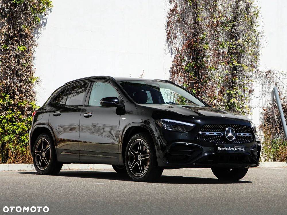 Mercedes-Benz GLA 250e AMG Line - 4