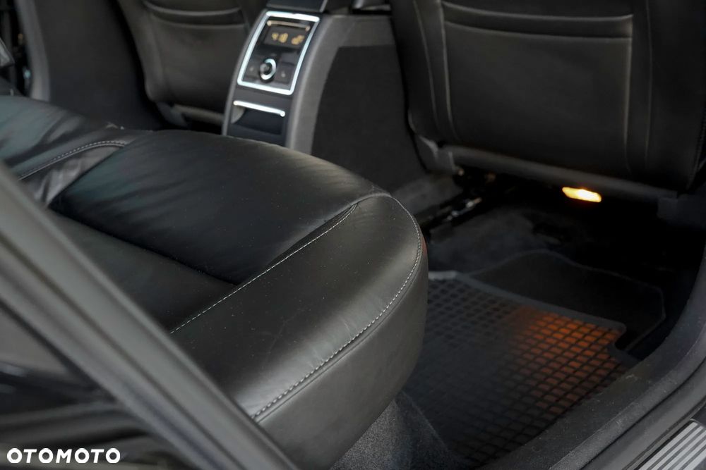 Skoda Superb 2.0 TDI DSG FAMILY - 23