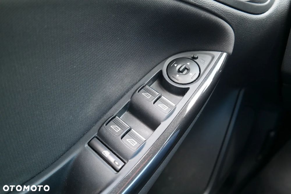 Ford Focus 1.6 FF Titanium - 18