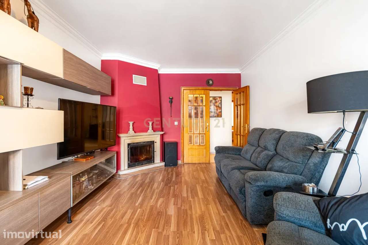 Exclusivo T4 Duplex na Urbanização da Cavaleira | 205 m² de Área Total - Grande imagem: 4/36