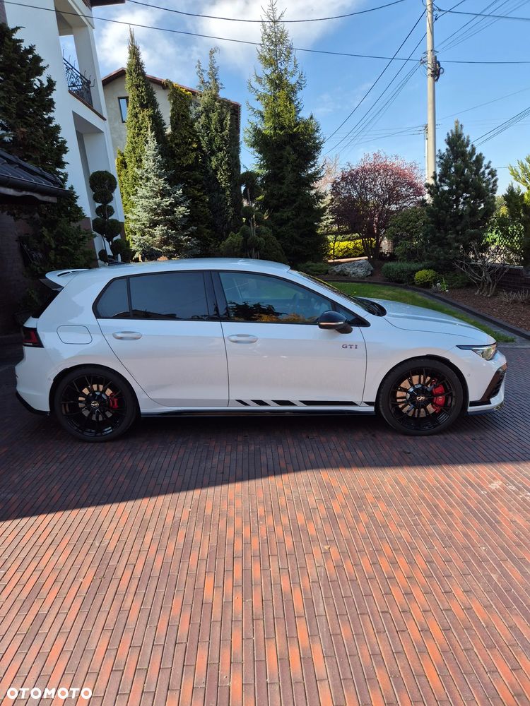 Volkswagen Golf - 5